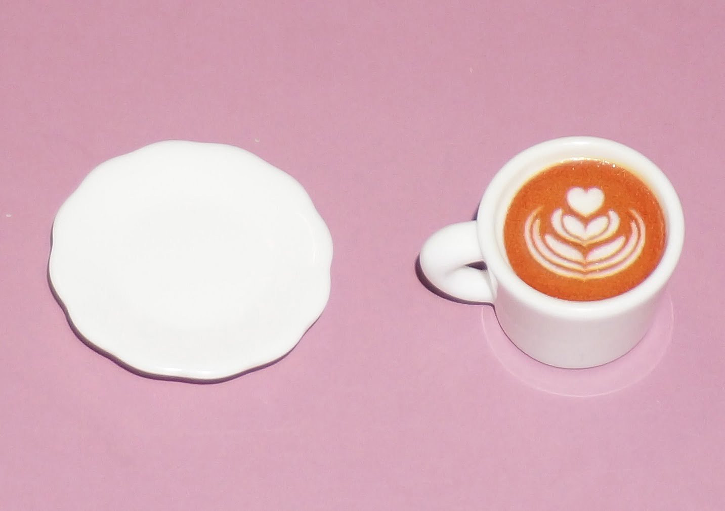 Coffee cup and saucer for 16" dolls - Image 4