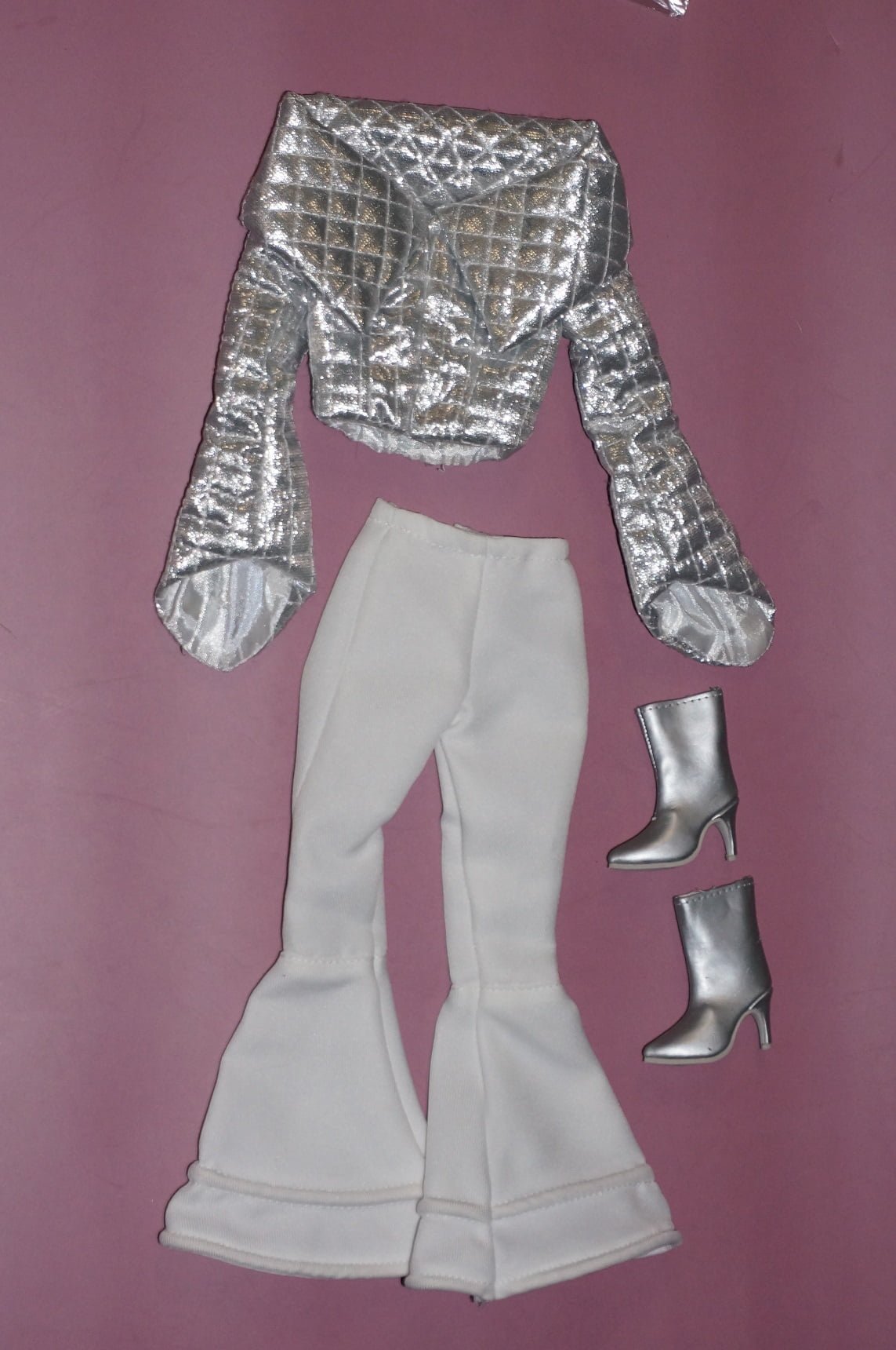 Tonner "Cosmic Jetset Luna" Martian alien outfit