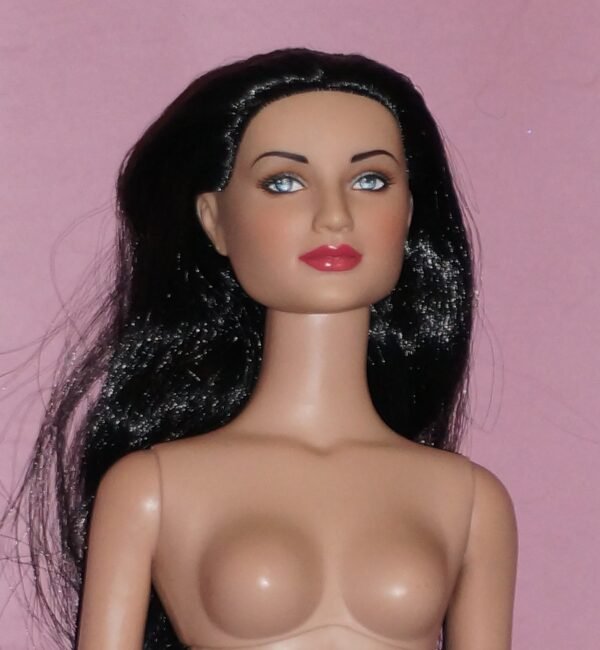 Tonner Ozmopolitan Wizard of Oz raven nude