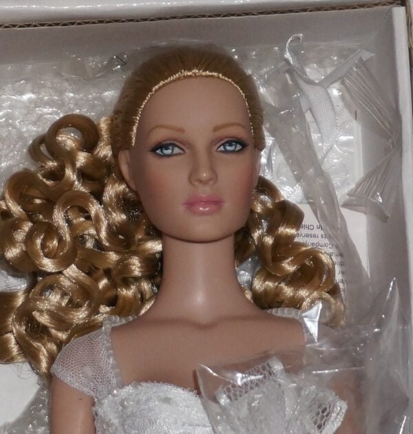 Tonner Shauna "Tiers of Joy" bride doll