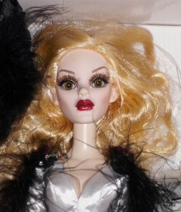 Evangeline Ghastly Parnilla Loves Hats