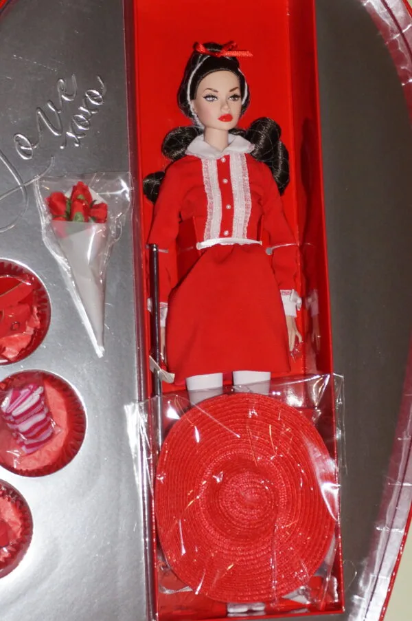 Poppy Parker "Be Mine" Integrity Toys Valentine's gift set - Image 3
