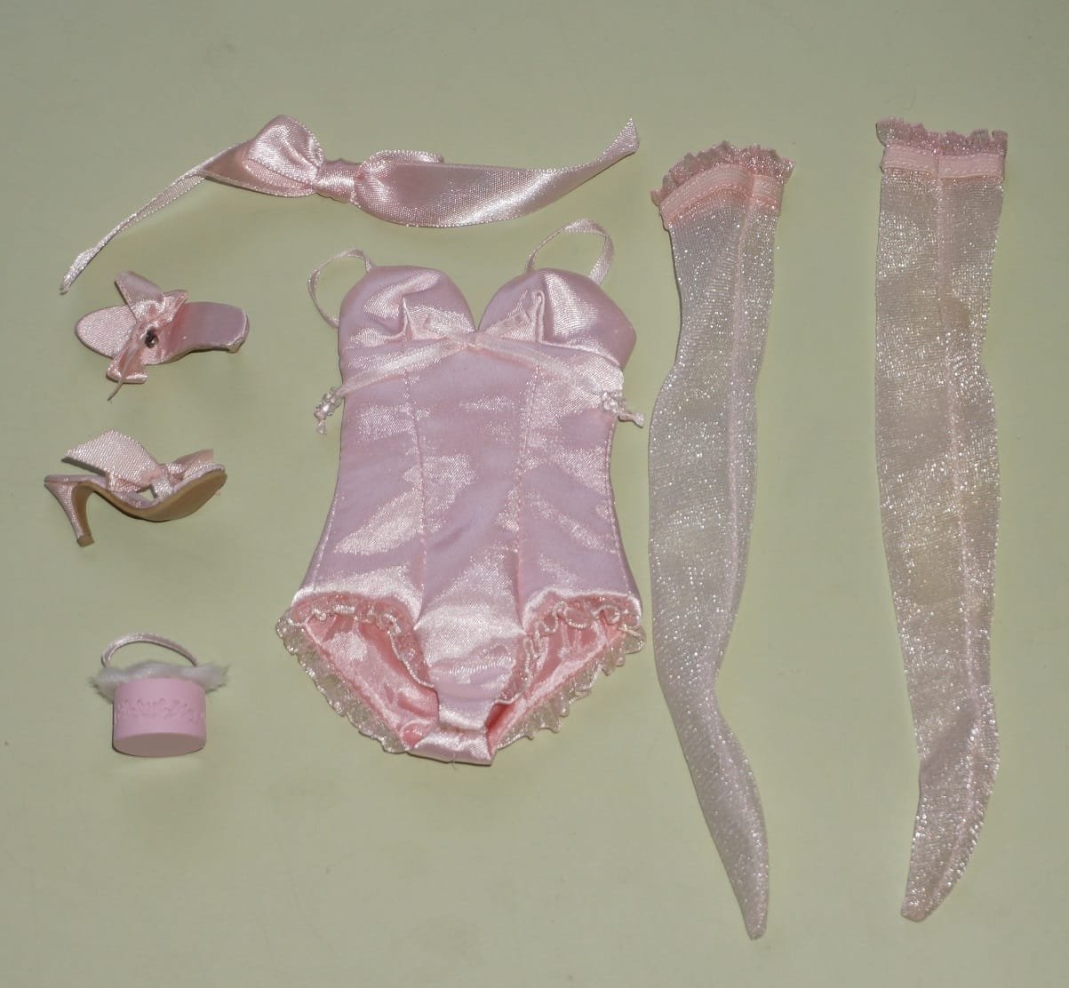 Ellowyne Wilde Essential outfit complete