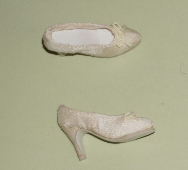 Cream satin pumps for Tonner Tyler or Gene