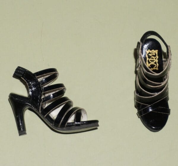 Ellowyne Wilde VDC black sandals shoes