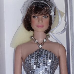 Tonner Get Smart "Dancing with a Spy" Anne Hathaway Agent 99
