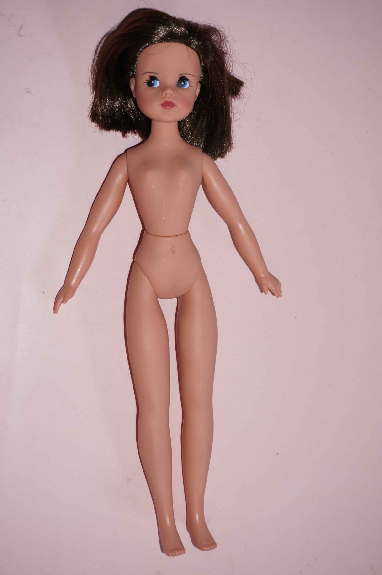 Tonner Sindy brunette short hair rare - Image 2